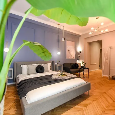 Apartment The Charms- Near Radisson